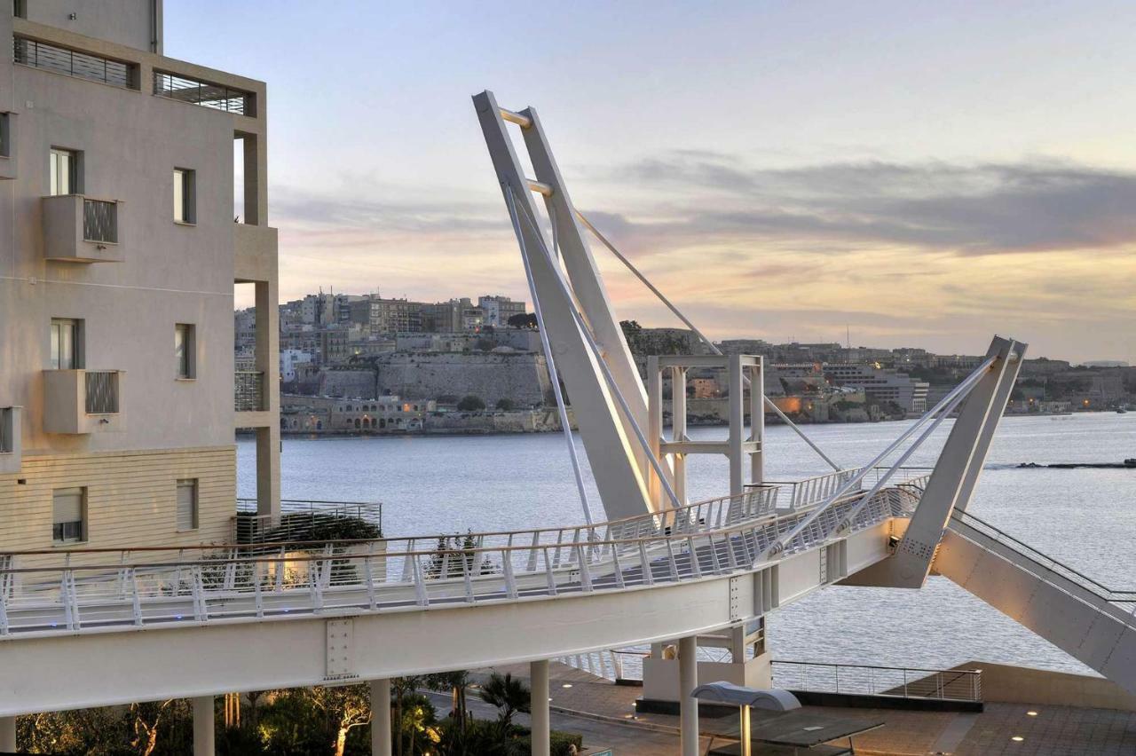 Gorgeous Apartment With Terrace In Fort Cambridge, Pool Sliema Exterior foto